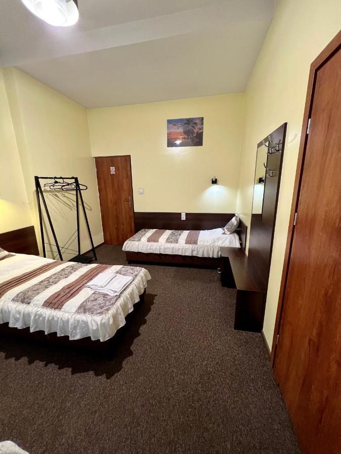 Apartamenty Ostrowiec - Pokoje Goscinne Centrum Ostrowiec Świętokrzyski エクステリア 写真