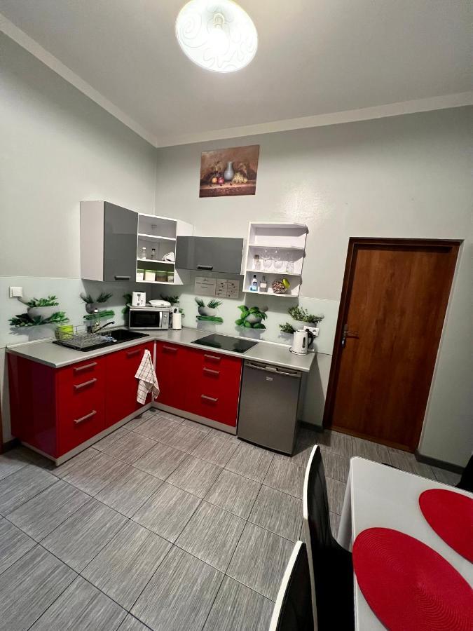 Apartamenty Ostrowiec - Pokoje Goscinne Centrum Ostrowiec Świętokrzyski エクステリア 写真