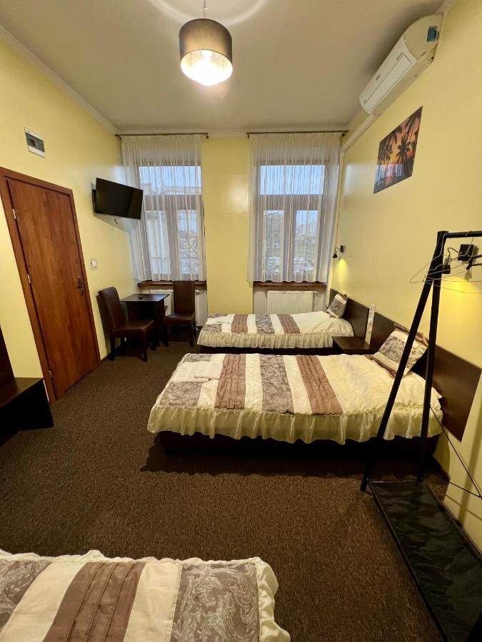 Apartamenty Ostrowiec - Pokoje Goscinne Centrum Ostrowiec Świętokrzyski エクステリア 写真
