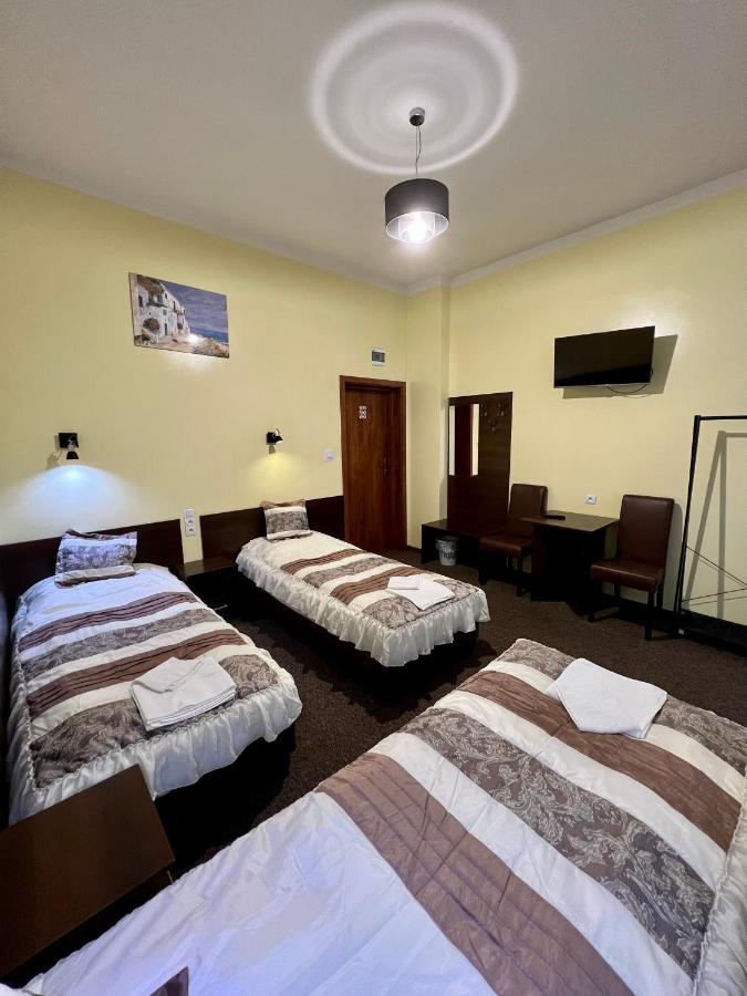 Apartamenty Ostrowiec - Pokoje Goscinne Centrum Ostrowiec Świętokrzyski エクステリア 写真