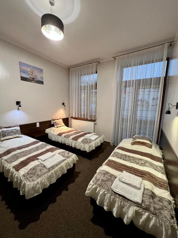 Apartamenty Ostrowiec - Pokoje Goscinne Centrum Ostrowiec Świętokrzyski エクステリア 写真