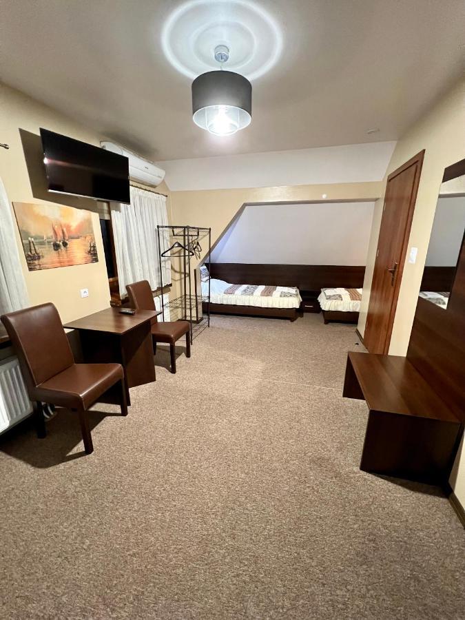 Apartamenty Ostrowiec - Pokoje Goscinne Centrum Ostrowiec Świętokrzyski エクステリア 写真