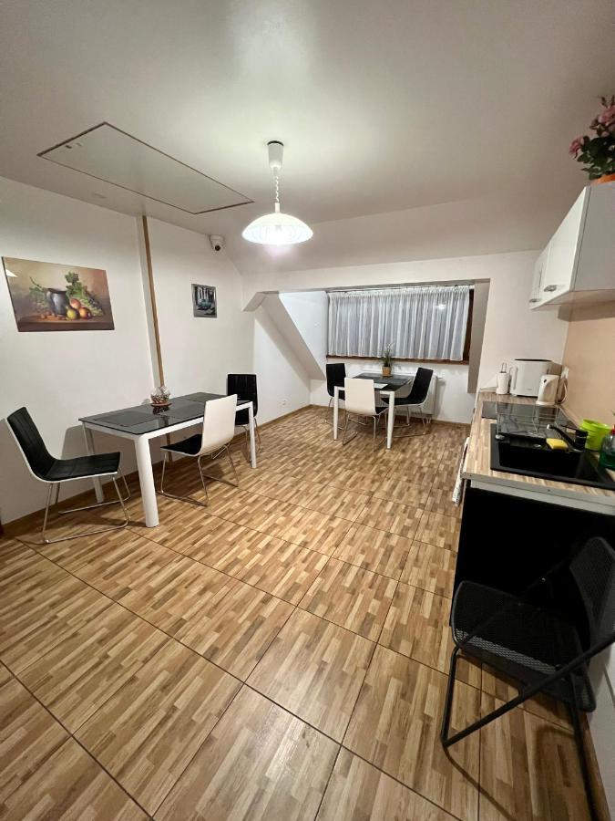 Apartamenty Ostrowiec - Pokoje Goscinne Centrum Ostrowiec Świętokrzyski エクステリア 写真