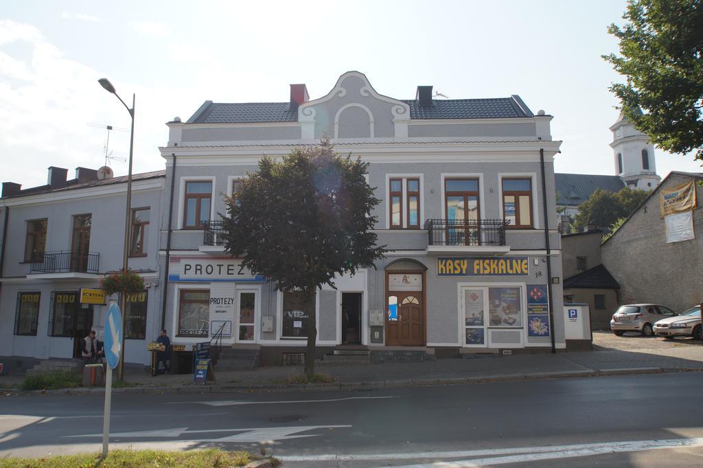Apartamenty Ostrowiec - Pokoje Goscinne Centrum Ostrowiec Świętokrzyski エクステリア 写真